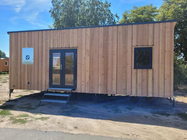 Rimorchio Mobile 20 Piedi x 8 - Casa Polivalente ed Ecologica