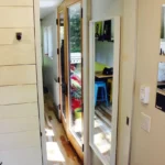 Refuge Urbain Torch & Timber - Stile Moderno e Abitare Minimalista - immagine 8